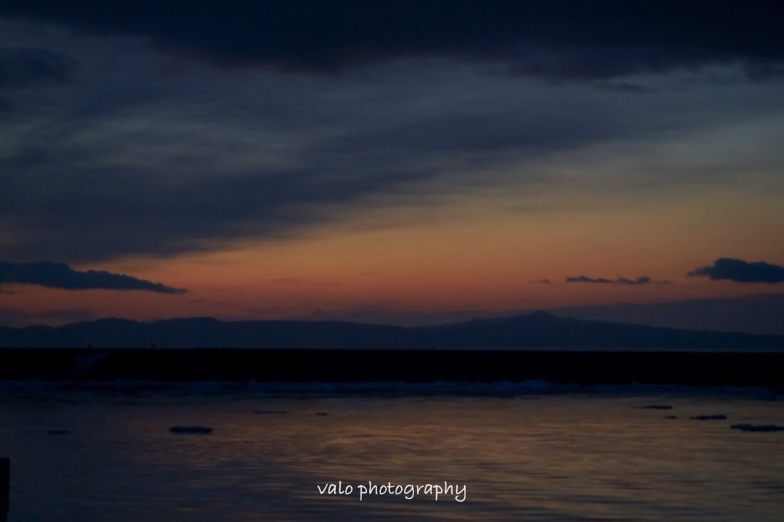 早朝の羅臼の海