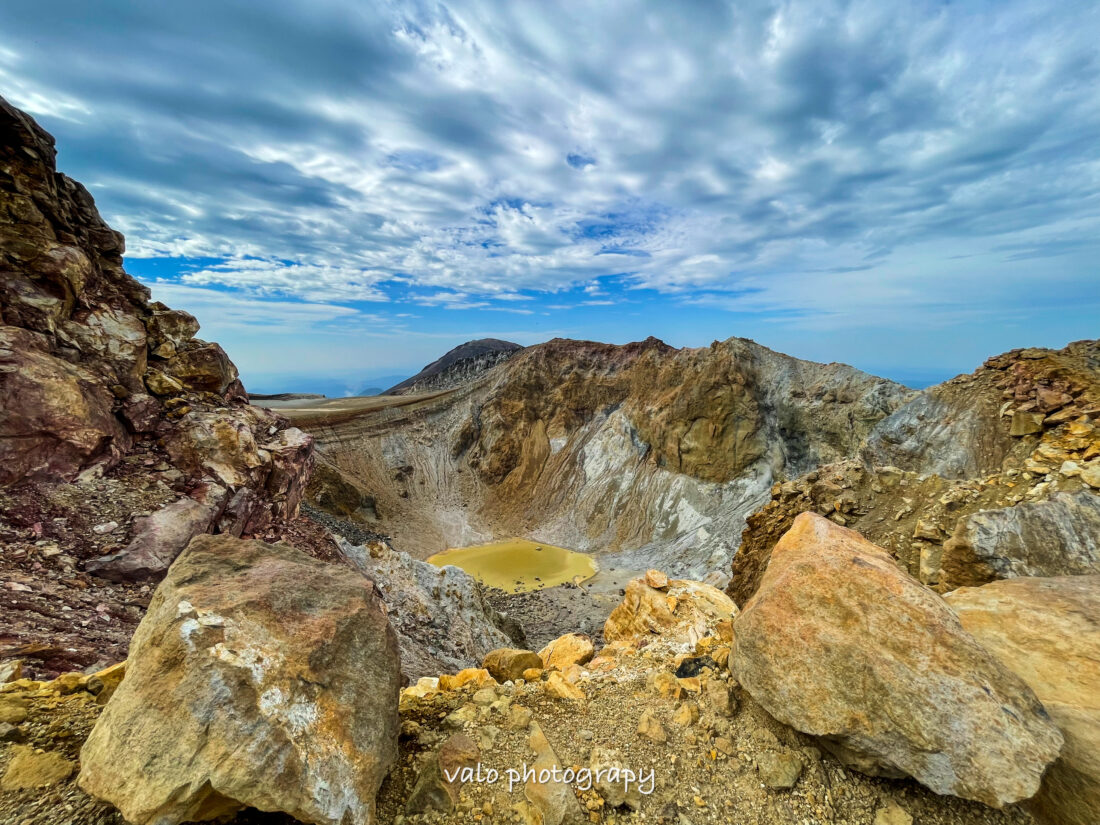 雌阿寒岳